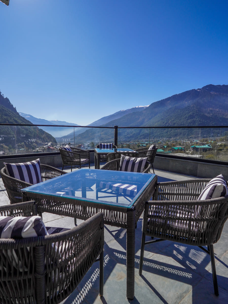 best hotel in manali for family