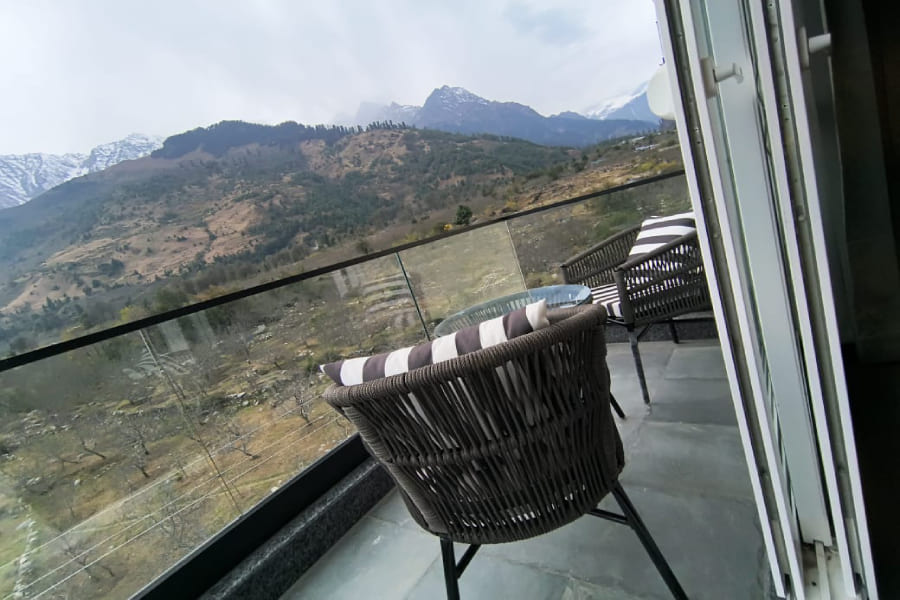 premium peak room in Manali